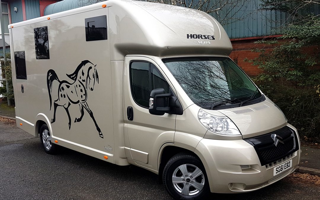 Aeos Hybrid 4.5 with horse graphics