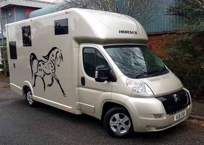 Aeos Hybrid 4.5 with horse graphics